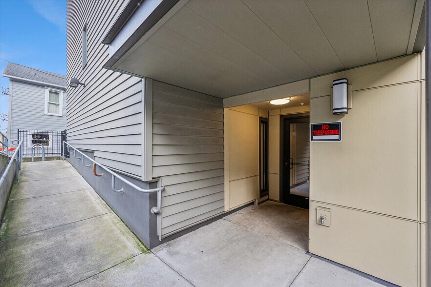 More Photos Of 2926 SW 4th Ave, Portland Apartments For Sale