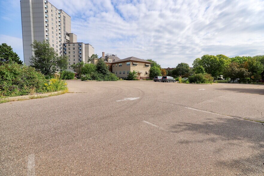 More Photos Of 2722 Park Ave, Minneapolis Office Residential For Sale