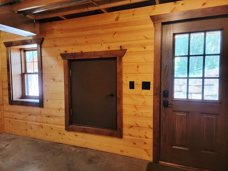More Photos Of 145 Witham rd, Ontario Sports And Entertainment For Sale