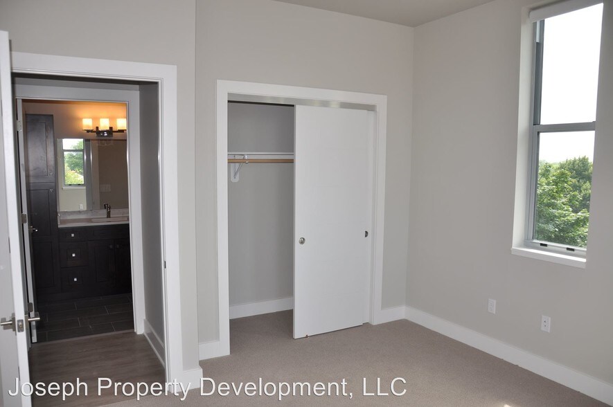 More Photos Of 4175 N Oakland Ave, Shorewood Multifamily For Sale