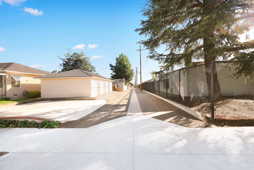 More Photos Of 1047 N San Gabriel Ave, Azusa Apartments For Sale