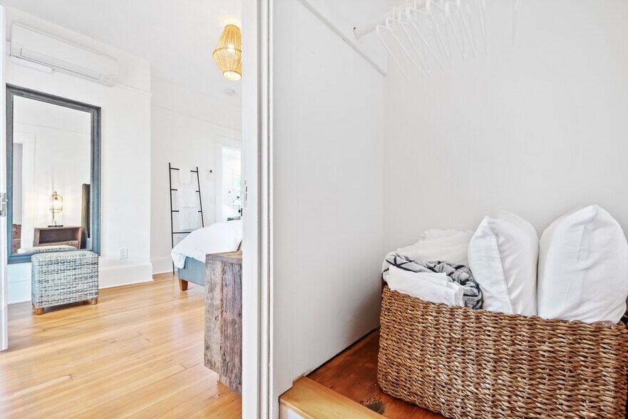 More Photos Of 1452 NE 28th Ave, Portland Storefront Retail Residential For Sale