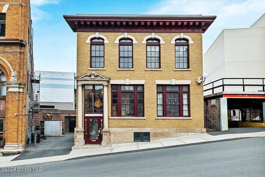Primary Photo Of 48 Howard St, Albany Office For Sale