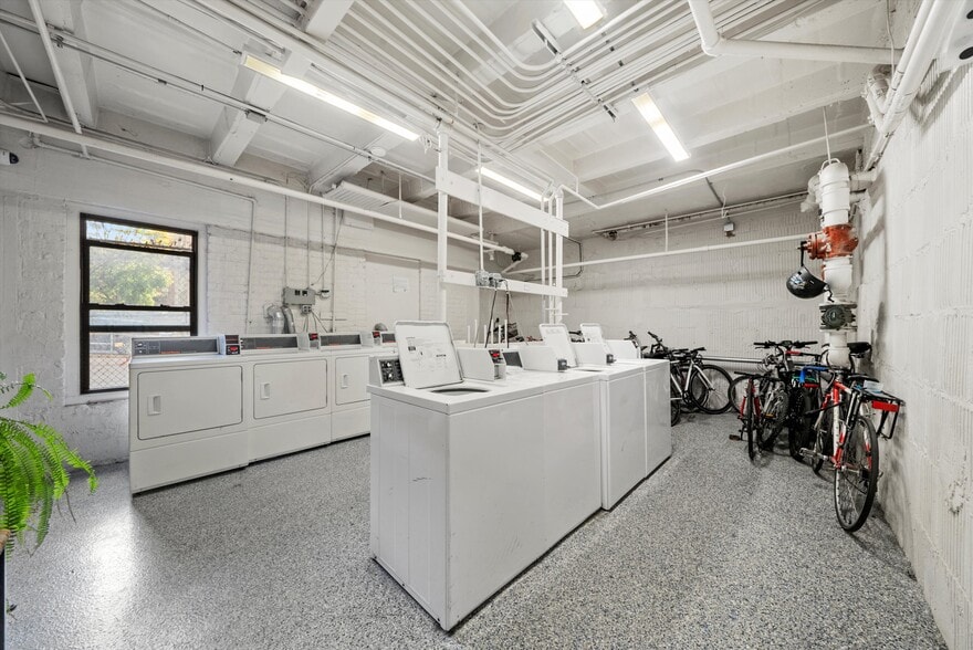 More Photos Of 5417 N Kenmore Ave, Chicago Apartments For Sale