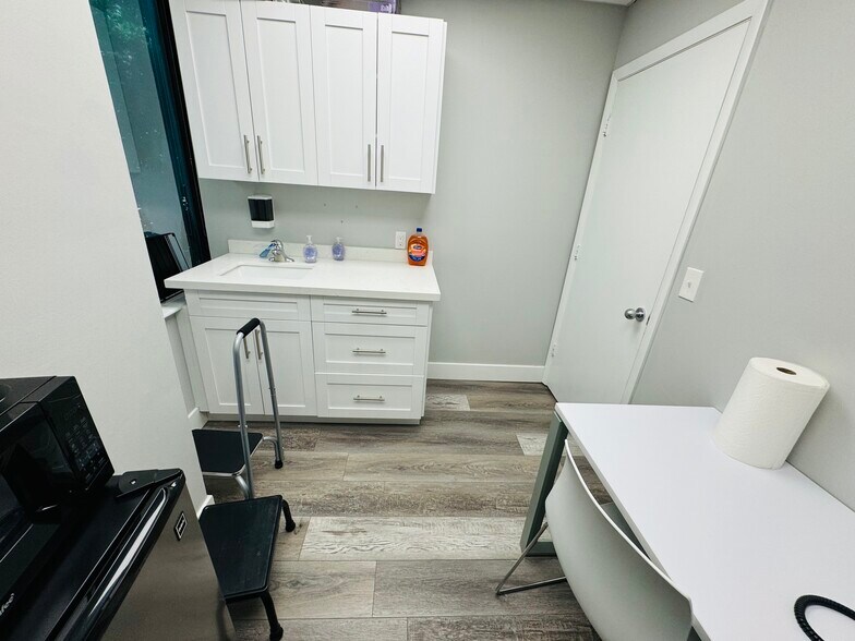 More Photos Of 5210 Linton Blvd, Delray Beach Medical For Sale