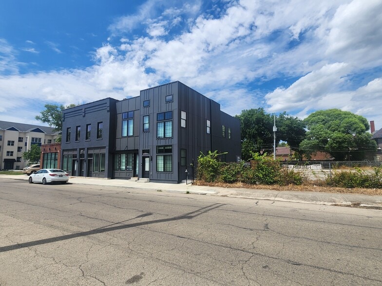 More Photos Of 1240 Oak St, Columbus Apartments For Sale