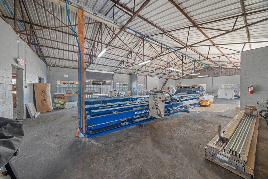 More Photos Of 943 NW 17th Ave, Ocala Warehouse For Sale