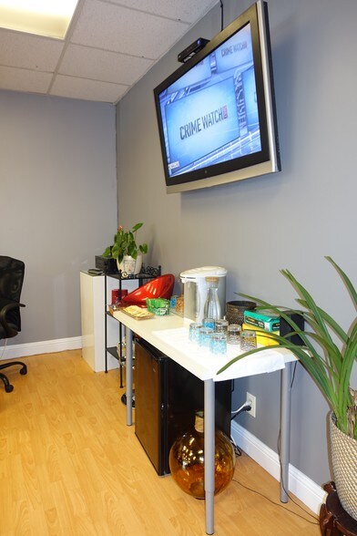 More Photos Of 2055-2057 Market St, San Francisco Storefront Retail Office For Sale