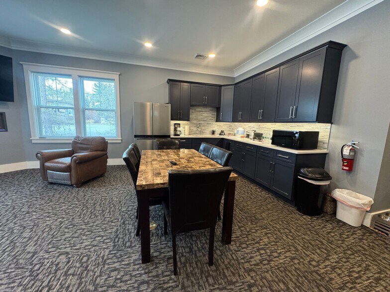 More Photos Of 1147 Ballston Lake Rd, Ballston Lake Office For Sale