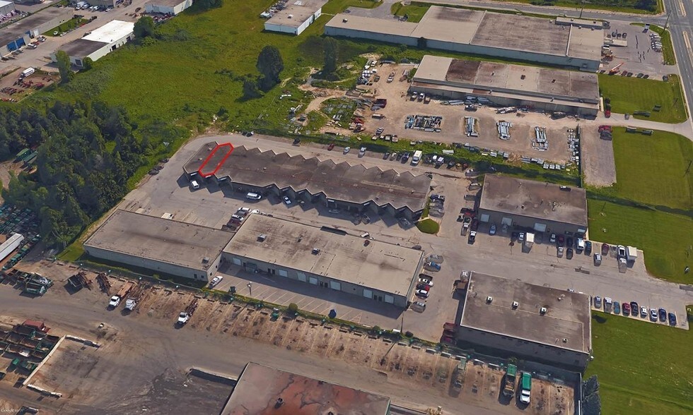 More Photos Of 300 Exeter Rd, London Auto Repair For Lease