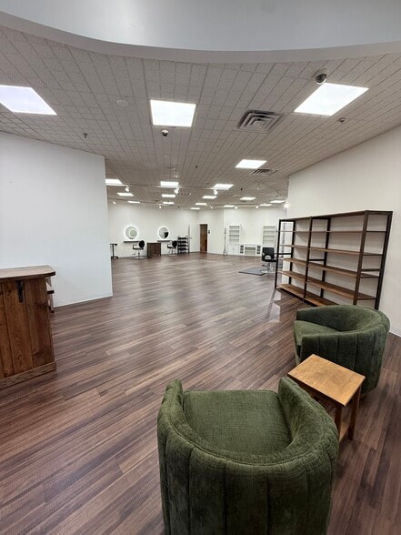 More Photos Of 451-465 Canyon del Rey Blvd, Del Rey Oaks Unknown For Lease