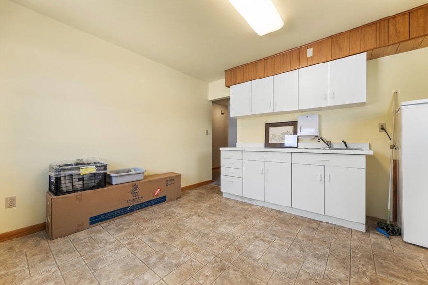 More Photos Of 11801 W Janesville Rd, Hales Corners Office For Sale