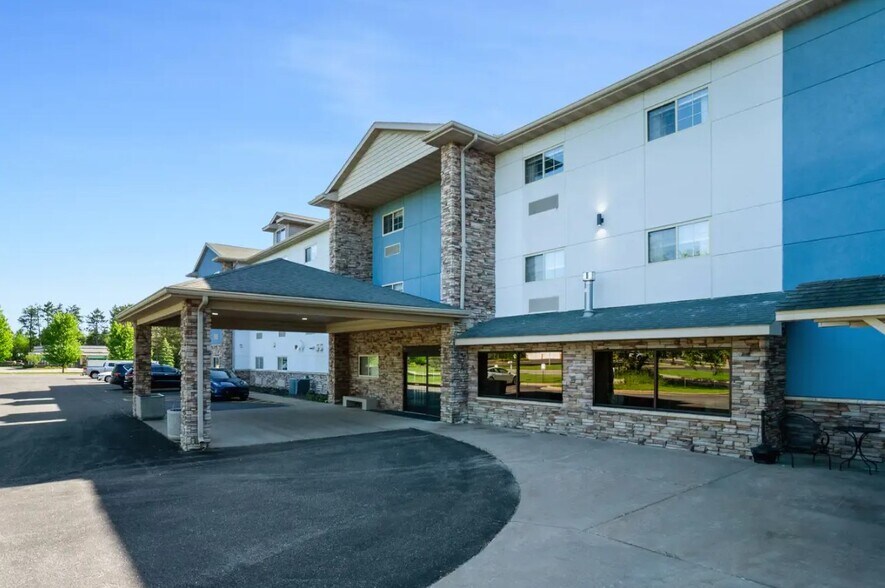 More Photos Of 5810 Schofield Ave, Weston Hotel For Sale