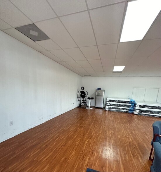 More Photos Of 23330 Harborview Rd, Port Charlotte Flex For Sale