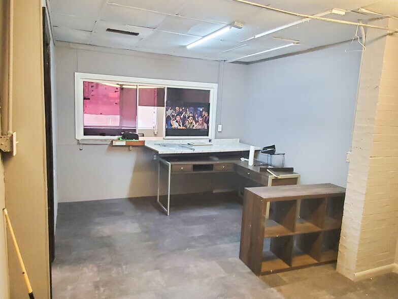 More Photos Of 1400 Shorter Ave NW, Rome Flex For Sale