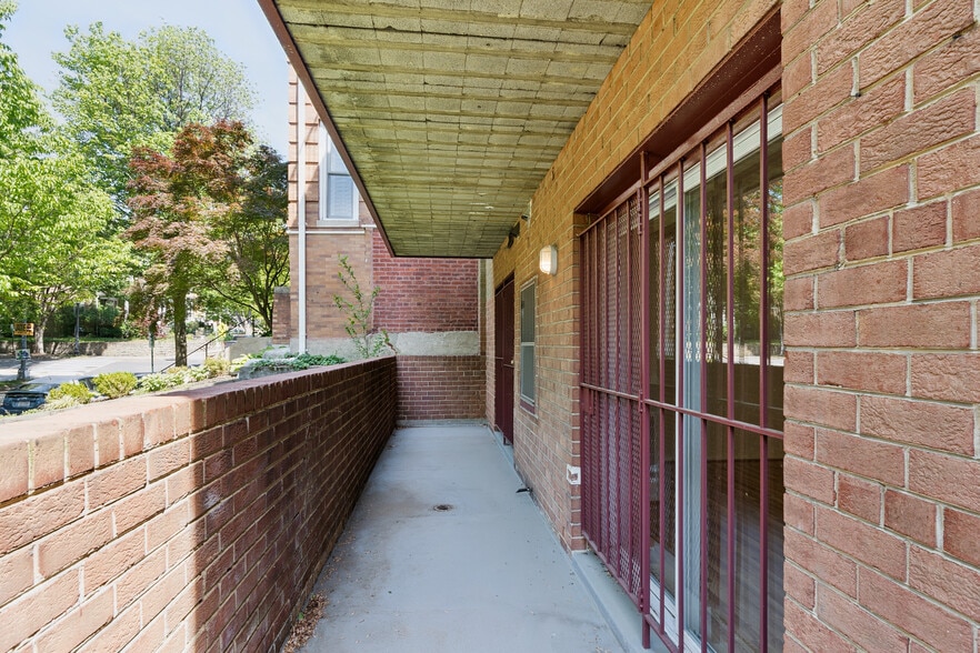 More Photos Of 1700 Irving St NW, Washington Apartments For Sale