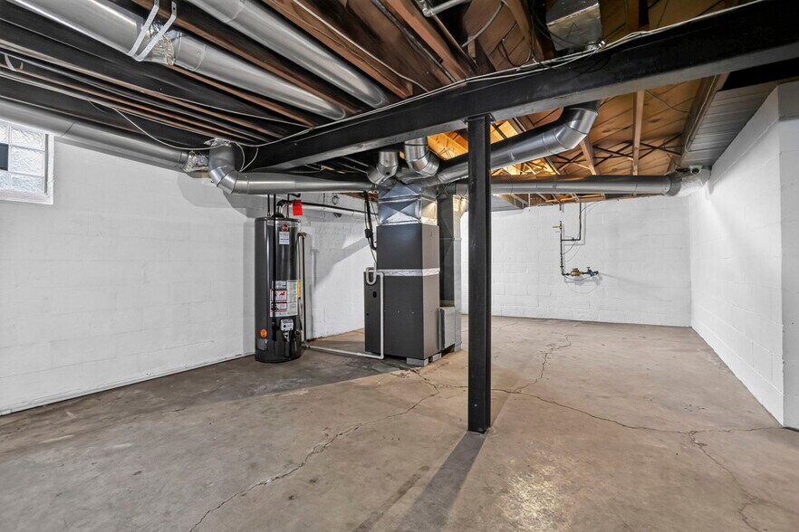 More Photos Of 802 Kenwick Rd, Columbus Apartments For Sale