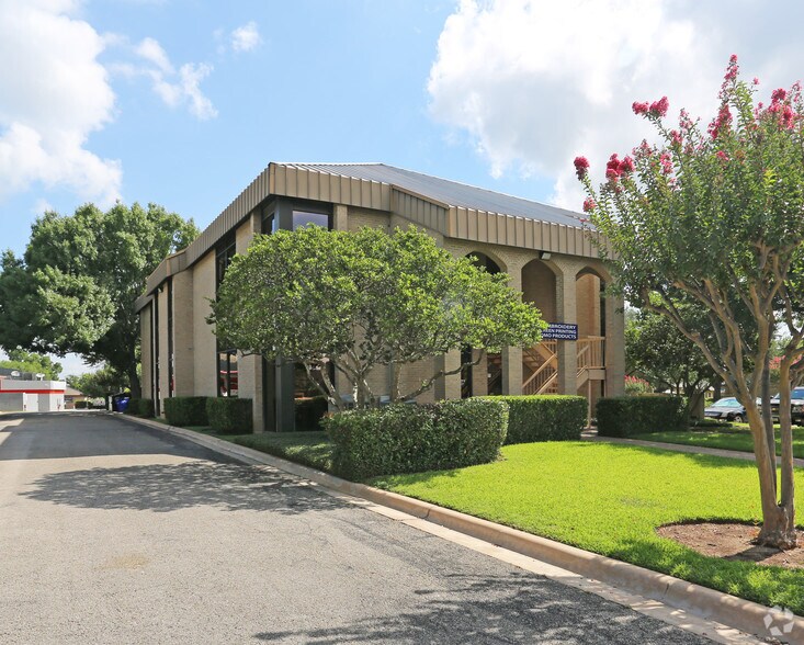 Primary Photo Of 10816 Crown Colony Dr, Austin Office For Lease