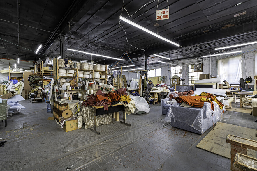 More Photos Of 830 Barry St, Bronx Warehouse For Sale