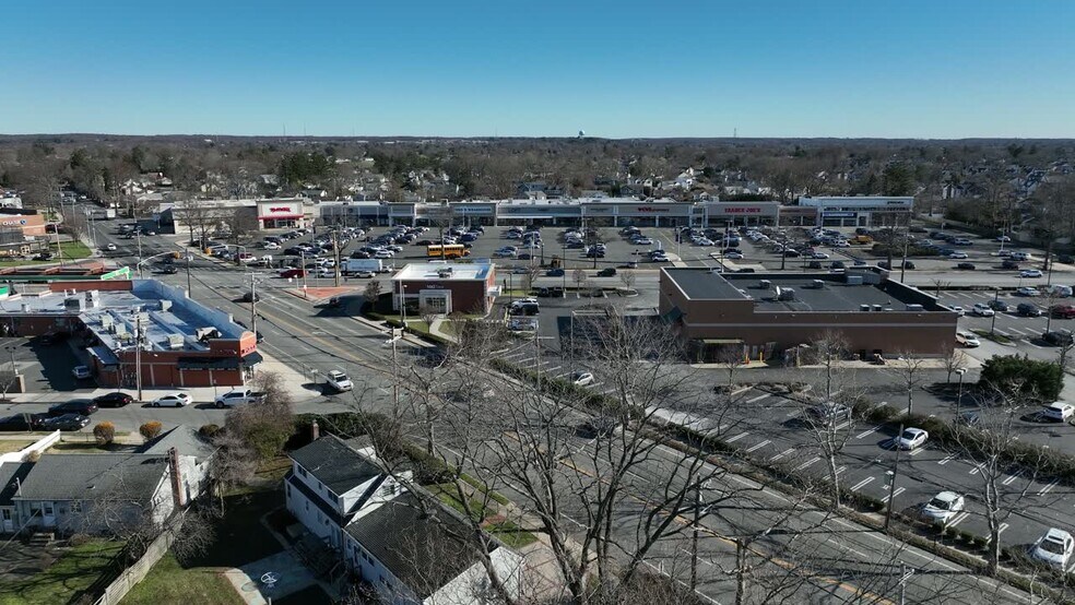 More Photos Of 401-419 S Oyster Bay Rd, Plainview Unknown For Lease