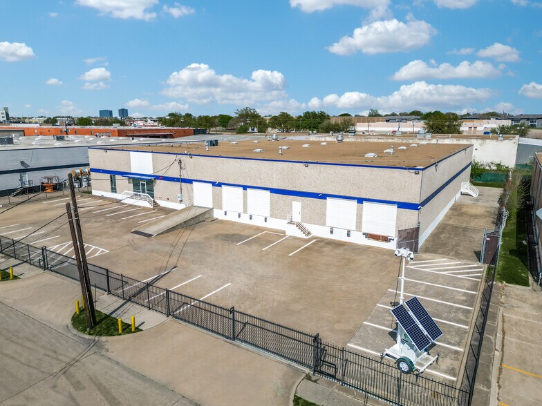 More Photos Of 11232 Leo Ln, Dallas Warehouse For Lease