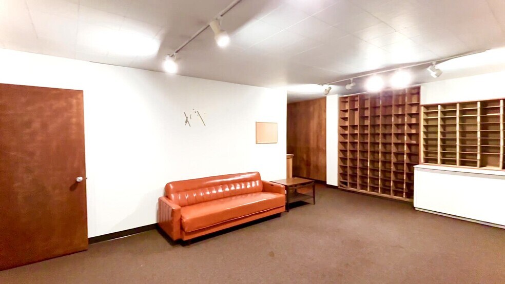 More Photos Of 1012 Commercial St NE, Salem Freestanding For Lease