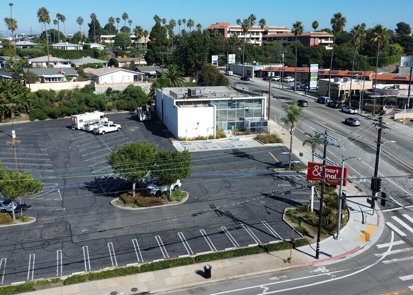 More Photos Of 1602 W 25th St, San Pedro Bank For Sale