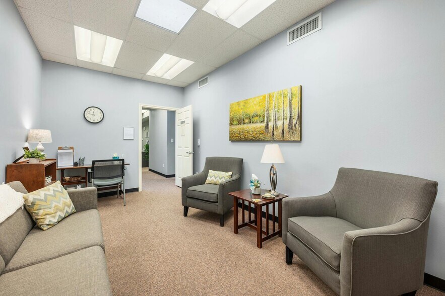 More Photos Of 2413-2415 Greenlawn Pky, Austin Office For Sale