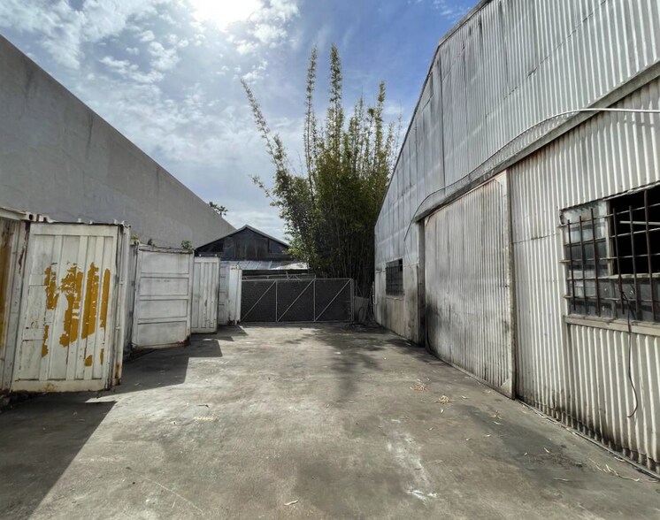 More Photos Of 126 E 16th St, Costa Mesa Service For Lease