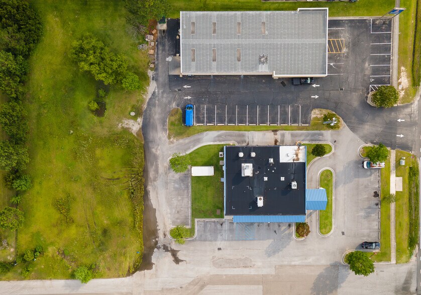 More Photos Of 4314 Henderson Dr, Jacksonville Freestanding For Sale