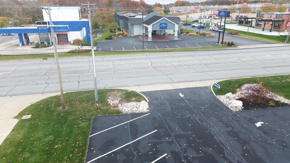 More Photos Of 4121 S Franklin St, Michigan City Office For Sale