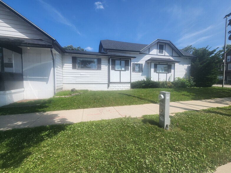 More Photos Of 1322 S 10th St, Milwaukee Freestanding For Sale