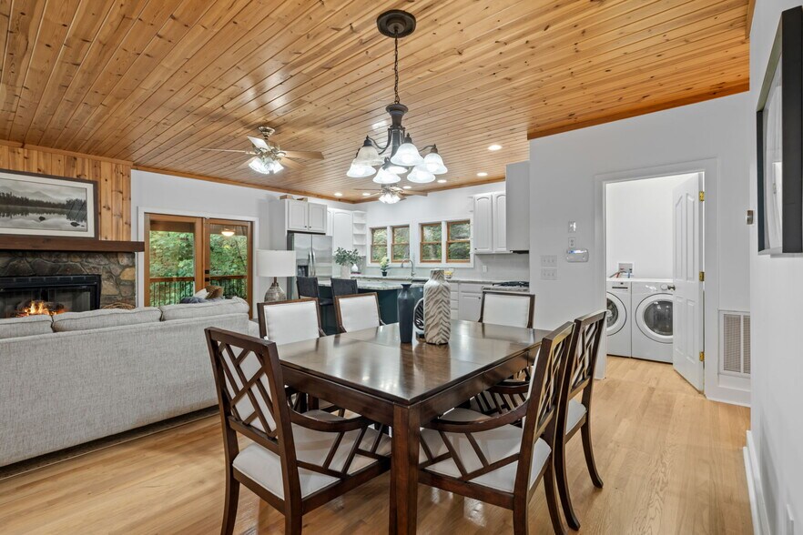 More Photos Of 122 Highlands View Rd, Highlands Specialty For Sale