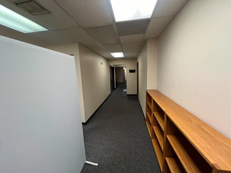 More Photos Of 2626 S Sheridan St, Wichita Warehouse For Lease
