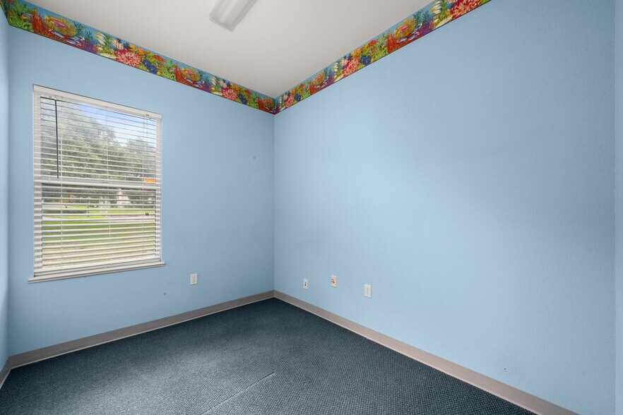 More Photos Of 401 W Interlake Blvd, Lake Placid Office For Sale