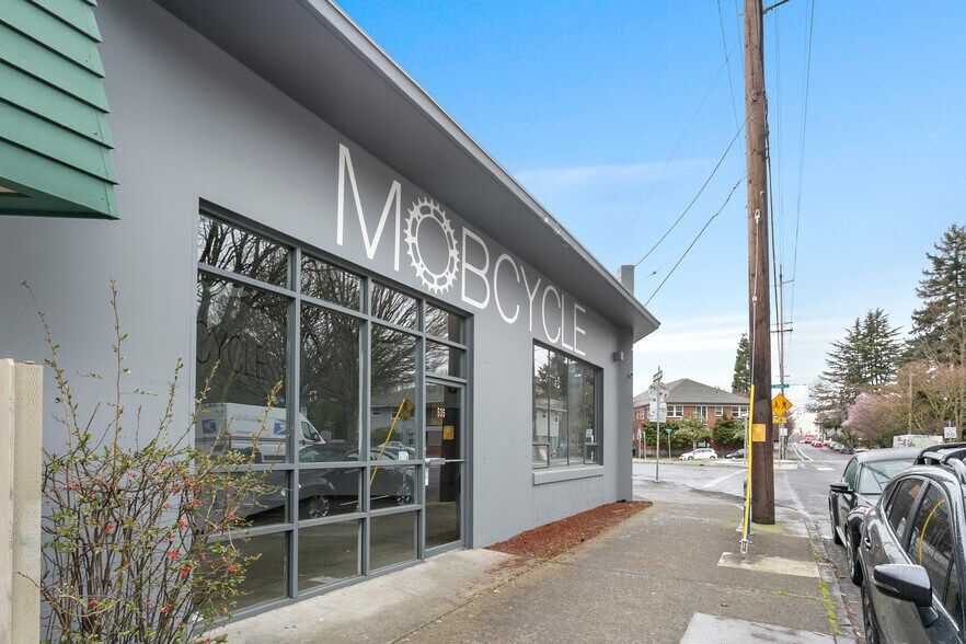 More Photos Of 535 NE 28th Ave, Portland Showroom For Lease