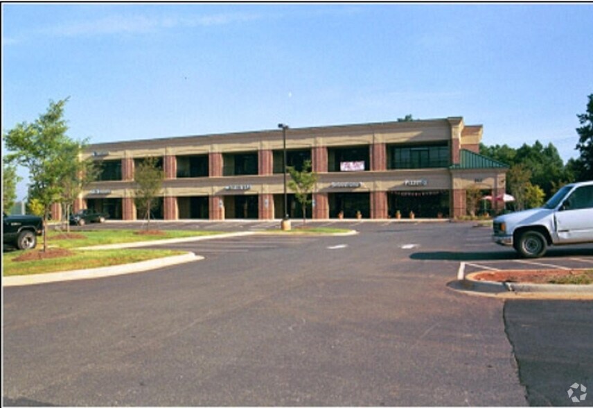 Primary Photo Of 862 Brawley School Rd, Mooresville Freestanding For Lease