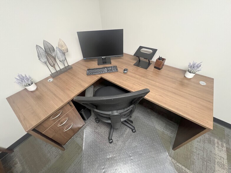 More Photos Of 300 3rd Ave SE, Rochester Coworking Space