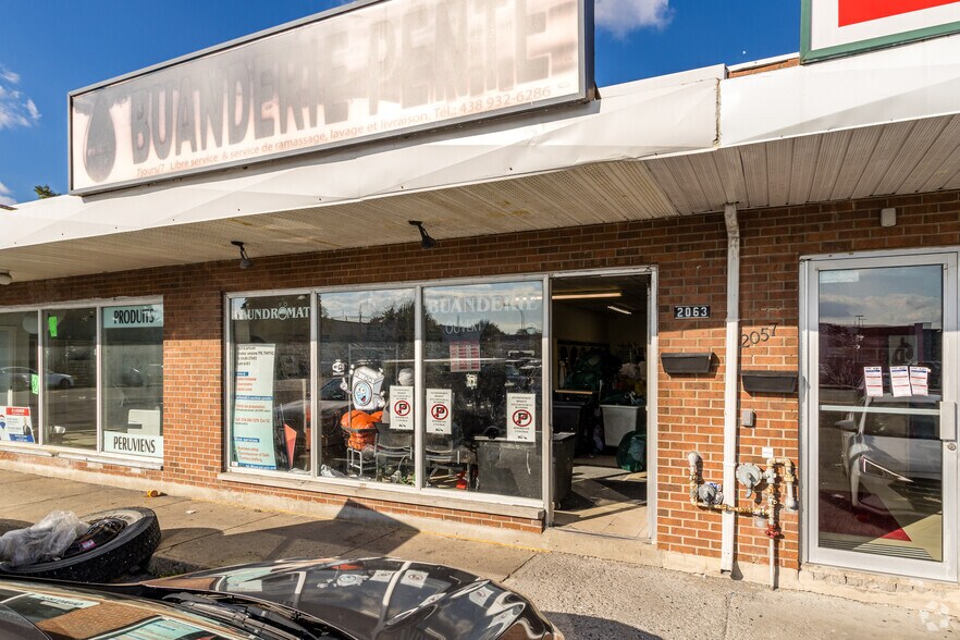 More Photos Of 2063-2079 Rue Thierry, Lasalle Storefront For Sale