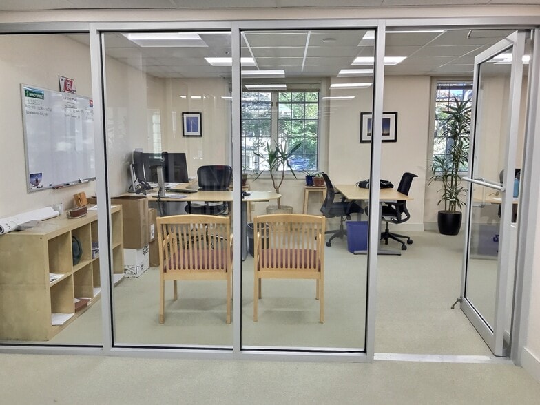 More Photos Of 202-258 E High St, Charlottesville Office For Sale