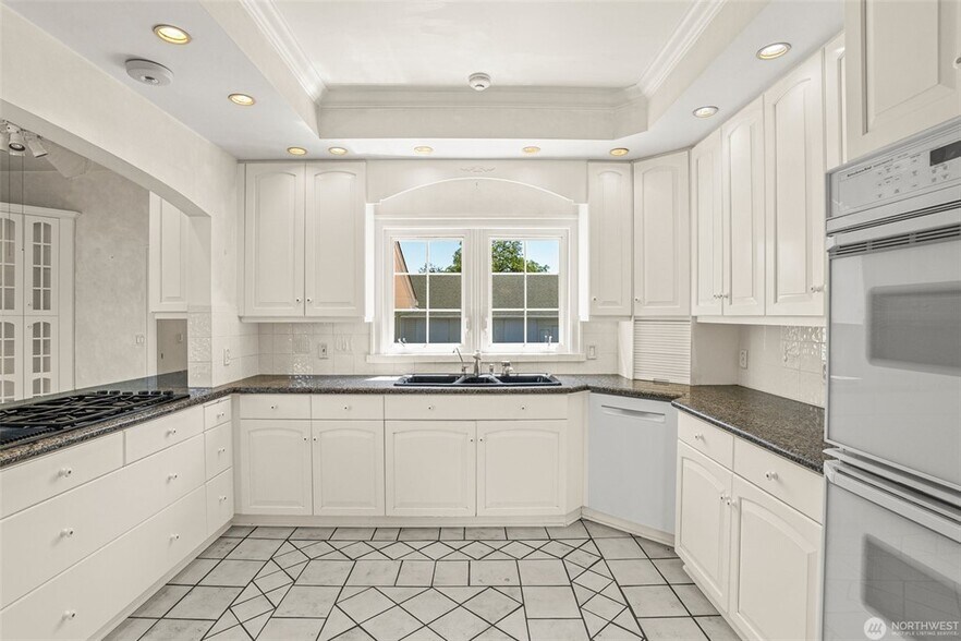 More Photos Of 1026 Alder St, Centralia Office Residential For Sale
