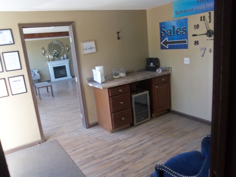 More Photos Of 7544 Rt-31, Lyons Auto Repair For Sale