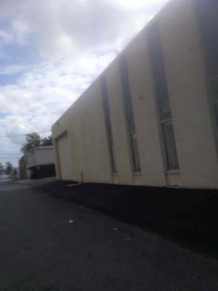 Primary Photo Of 1150 Sylvan St, Linden Warehouse For Sale