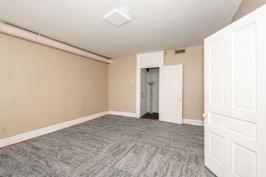 More Photos Of 6017-6019 Vine St, Cincinnati General Retail For Sale