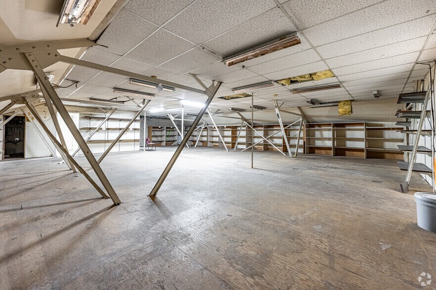 More Photos Of 750 Long Beach Blvd, Long Beach Storefront For Lease