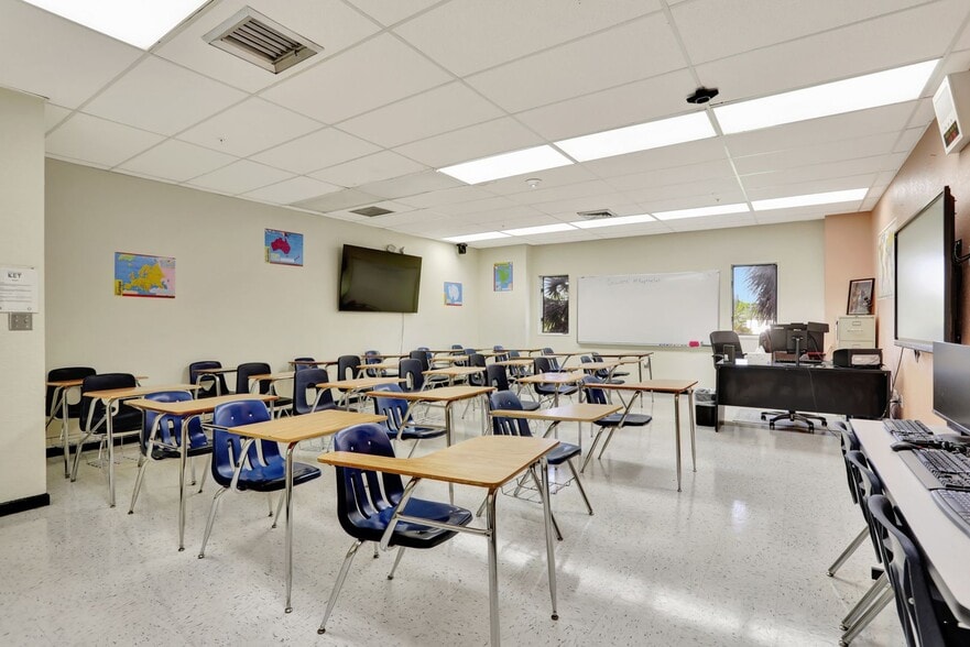 More Photos Of 959 SE 6th Ave, Deerfield Beach Schools For Sale