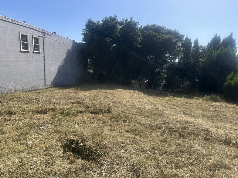 More Photos Of 9809-9811 Macarthur Blvd, Oakland Land For Sale