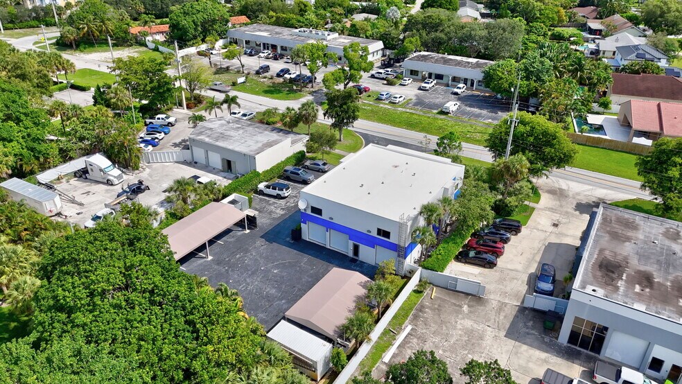 More Photos Of 442 NW 35th St, Boca Raton Office For Sale