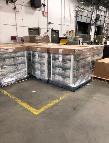 More Photos Of 219 Commercial Hill Dr, Hendersonville Warehouse For Lease