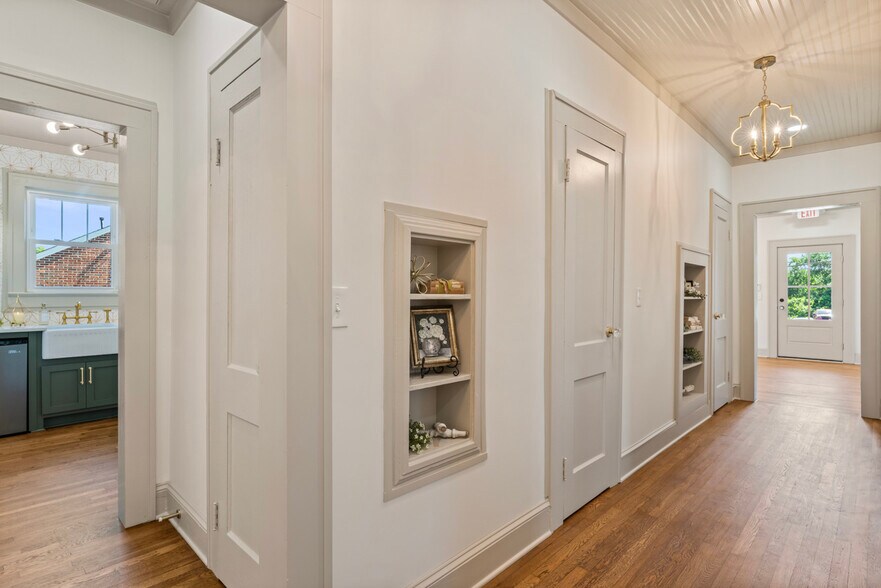 More Photos Of 56 Atlanta St, McDonough Office For Sale